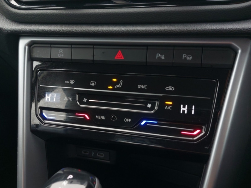 Used Volkswagen T-Roc 2023 for sale - 76268882: Photo 13