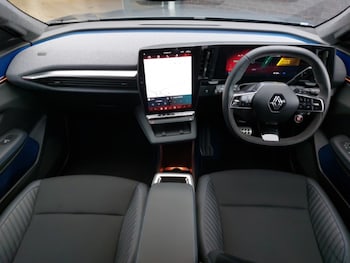 Used Renault Scenic E-Tech 2024 for sale - 75914179: Photo