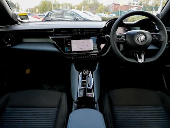 Used Alfa Romeo Junior 2025 for sale - 78546437: Photo