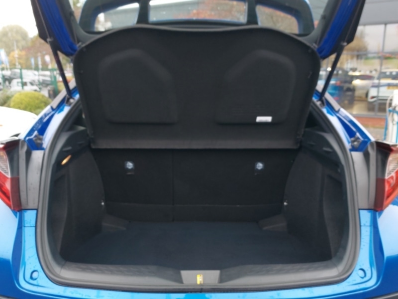 Used Toyota C-HR 2022 for sale - 76289571: Photo 8