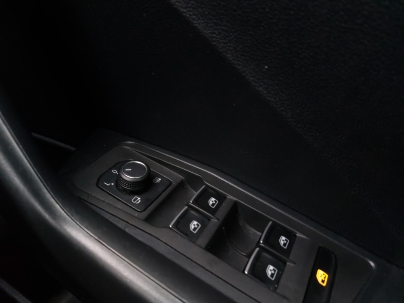 Used Volkswagen T-Roc 2018 for sale - 77433845: Photo 16