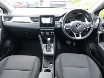 Used Renault Captur 2023 for sale - 77947585: Photo
