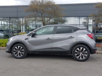 Used Renault Captur 2023 for sale - 77947585: Photo