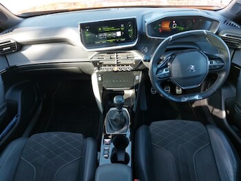 Used Peugeot 2008 2021 for sale - 78203000: Photo