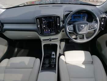 Used Volvo XC40 2025 for sale - 79642041: Photo