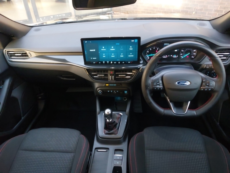 Used Ford Focus 2023 for sale - 76860230: Photo 2