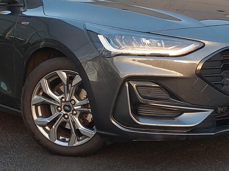 Used Ford Focus 2023 for sale - 76860230: Photo 9