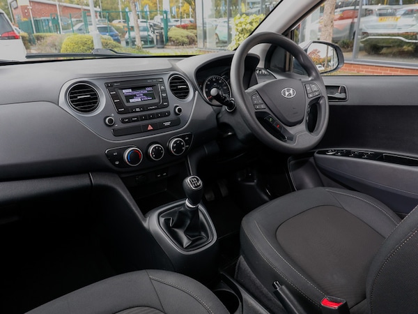 Used Hyundai i10 2018 for sale - 76301608: Photo 14
