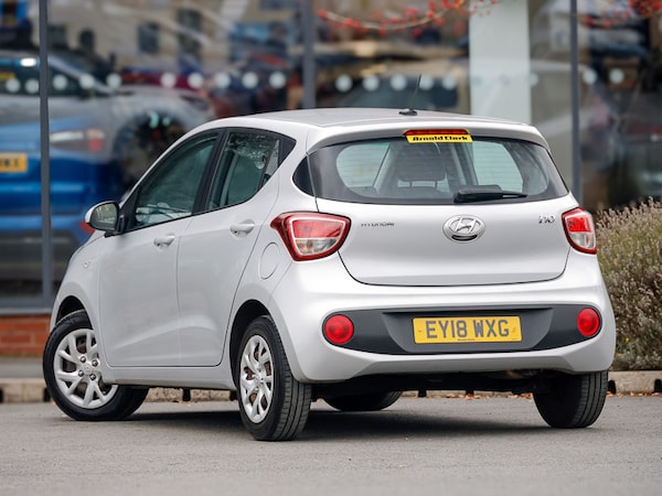 Used Hyundai i10 2018 for sale - 76301608: Photo 3