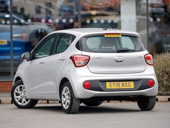 Used Hyundai i10 2018 for sale - 76301608: Photo 3