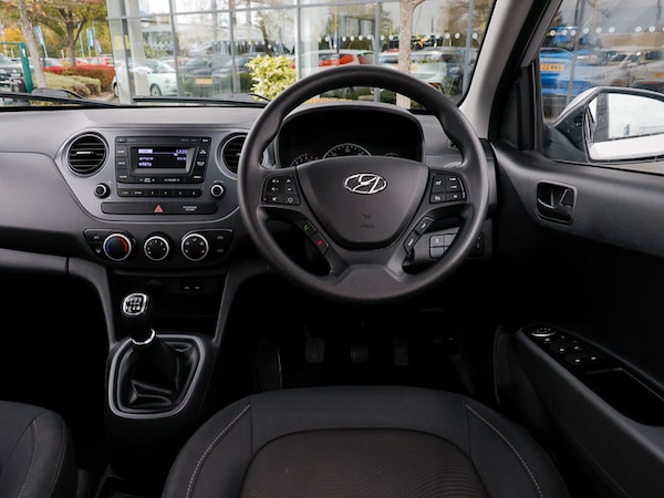Used Hyundai i10 2018 for sale - 76301608: Photo 7