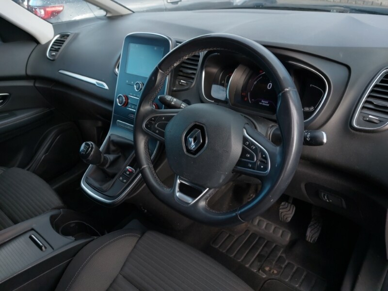 Used Renault Grand Scenic 2019 for sale - 77047318: Photo 10