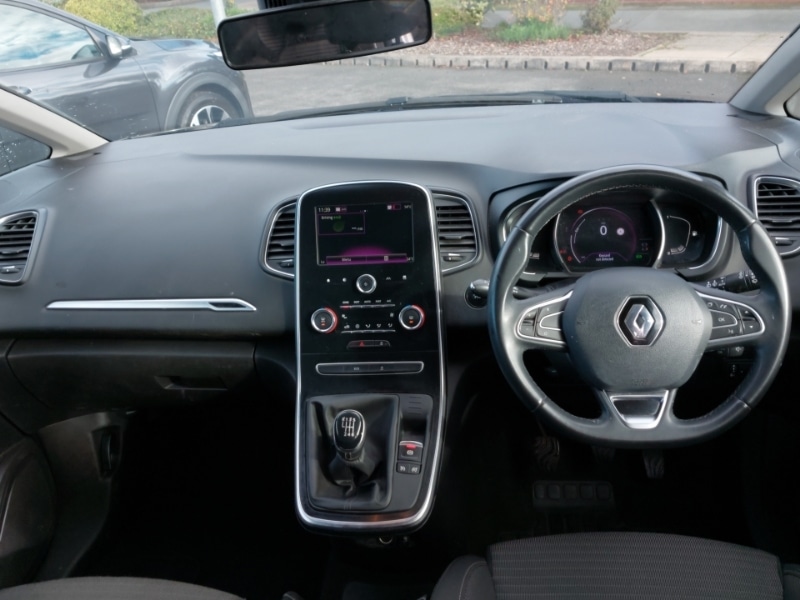Used Renault Grand Scenic 2019 for sale - 77047318: Photo 2