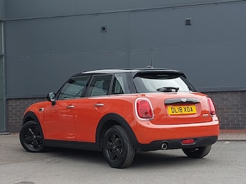 Used MINI Hatch 2018 for sale - 75652327: Photo