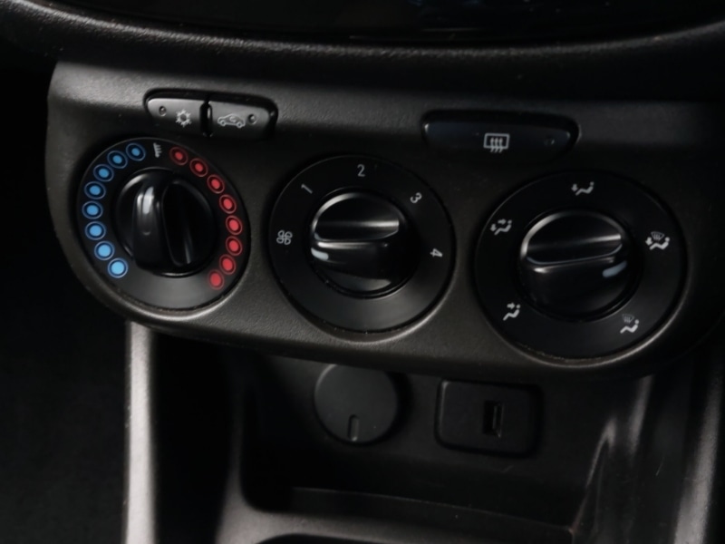 Used Vauxhall Corsa 2016 for sale - 77304076: Photo 17