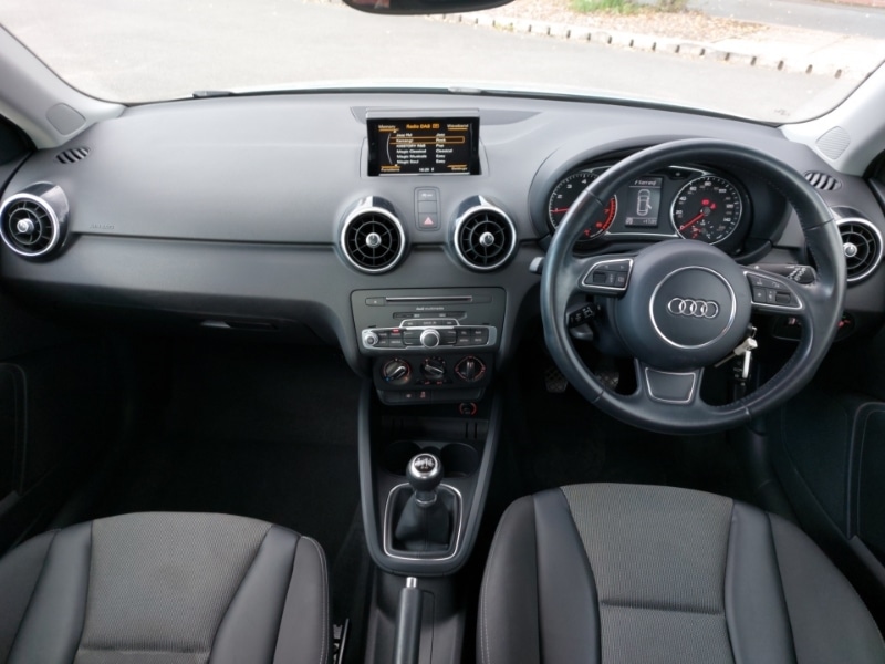 Used Audi A1 2018 for sale - 76160555: Photo 2