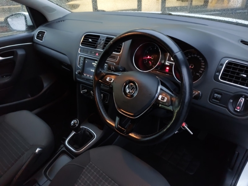 Used Volkswagen Polo 2015 for sale - 77130023: Photo 10