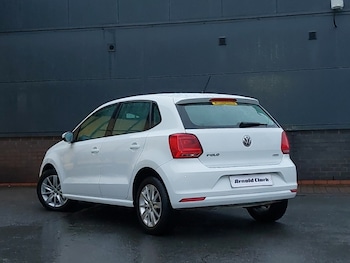Used Volkswagen Polo 2015 for sale - 77130023: Photo
