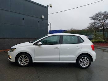 Used Volkswagen Polo 2015 for sale - 77130023: Photo