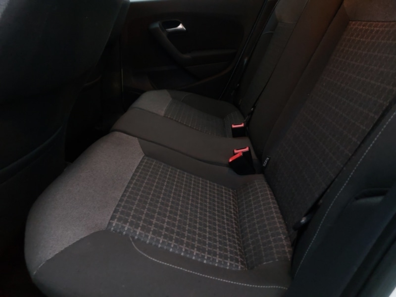 Used Volkswagen Polo 2015 for sale - 77130023: Photo 6