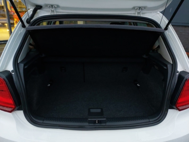 Used Volkswagen Polo 2015 for sale - 77130023: Photo 8