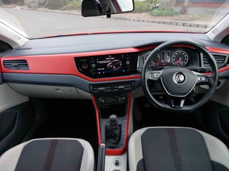 Used Volkswagen Polo 2018 for sale - 77750824: Photo 2