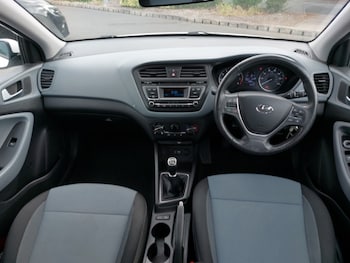 Used Hyundai i20 2017 for sale - 78837309: Photo