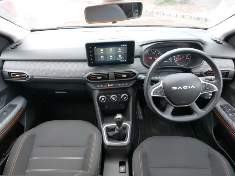 Used Dacia Sandero Stepway 2023 for sale - 76121045: Photo 2
