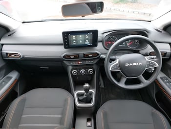 Used Dacia Sandero Stepway 2023 for sale - 76121045: Photo