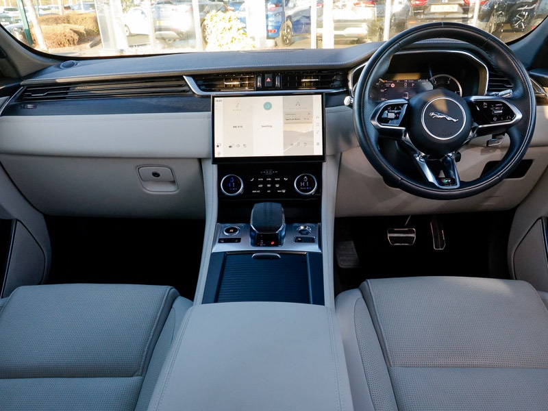 Used Jaguar F-Pace 2022 for sale - 76614208: Photo 2