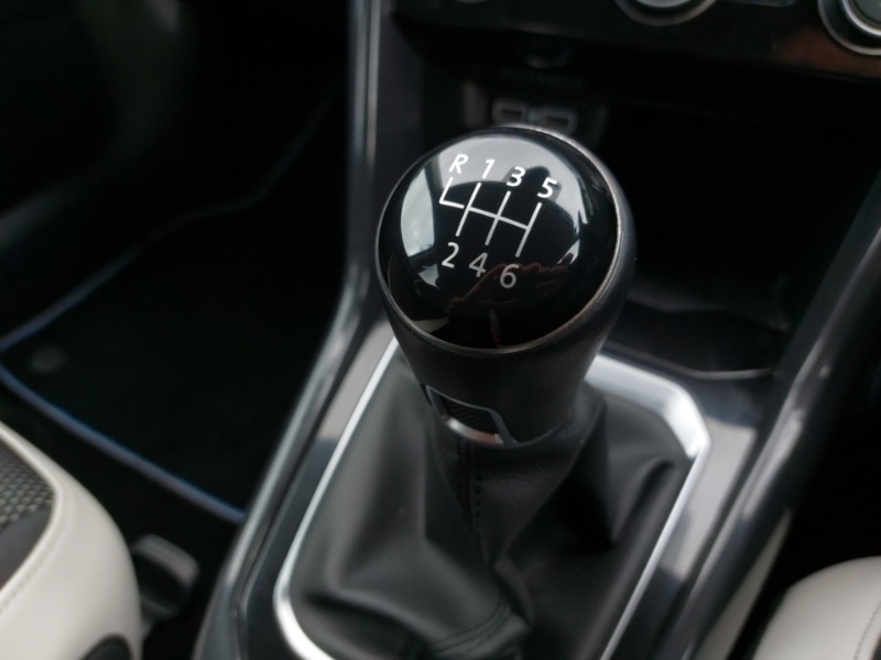 Used Volkswagen T-Roc 2018 for sale - 76348553: Photo 14