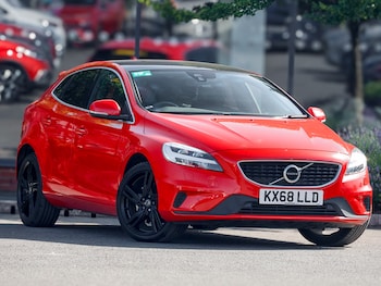 Used Volvo V40 2018 for sale - 79263282: Photo