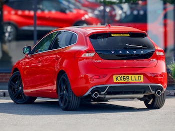 Used Volvo V40 2018 for sale - 79263282: Photo