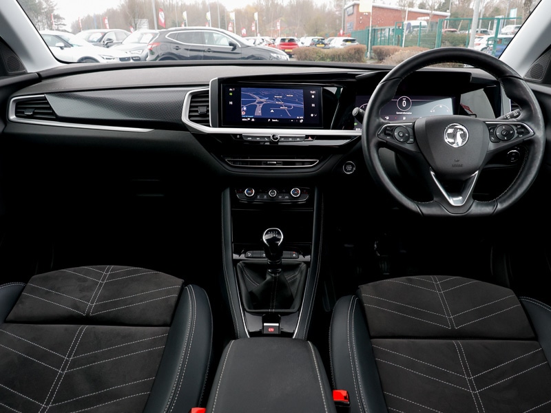 Used Vauxhall Grandland 2023 for sale - 77352401: Photo 2