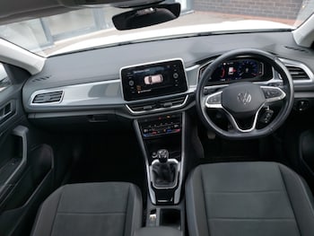 Used Volkswagen T-Roc 2022 for sale - 76150766: Photo