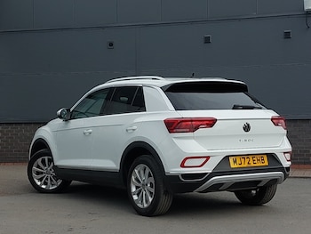 Used Volkswagen T-Roc 2022 for sale - 76150766: Photo