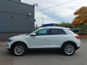 Used Volkswagen T-Roc 2022 for sale - 76150766: Photo