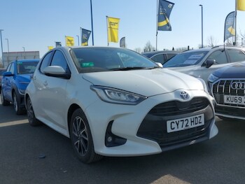 Used Toyota Yaris 2023 for sale - 77947584: Photo