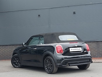 Used MINI Convertible 2023 for sale - 75518548: Photo