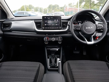 Used Kia Stonic 2023 for sale - 76704787: Photo