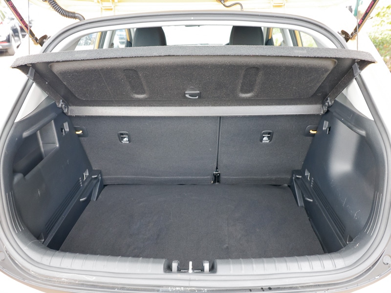 Used Kia Stonic 2023 for sale - 76704787: Photo 8