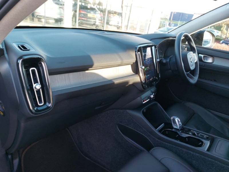 Used Volvo XC40 2024 for sale - 76906569: Photo 5