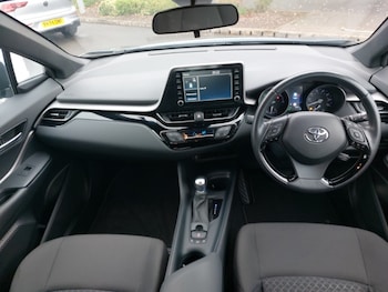 Used Toyota C-HR 2020 for sale - 76264949: Photo
