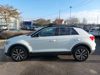 Used Volkswagen T-Roc 2018 for sale - 77352429: Photo