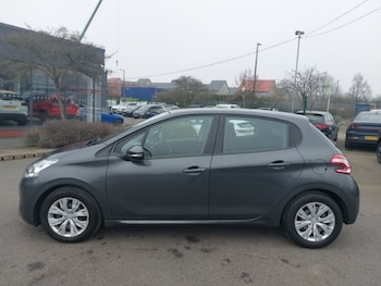 Used Peugeot 208 2015 for sale - 77790439: Photo