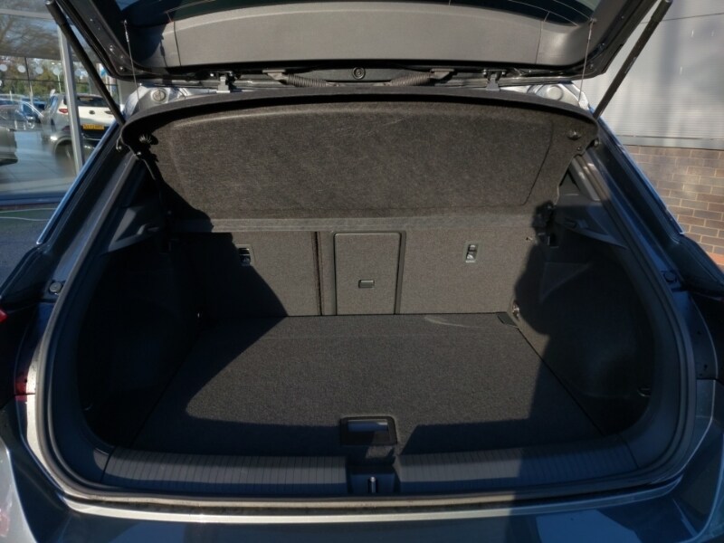 Used Volkswagen T-Roc 2025 for sale - 76906564: Photo 8