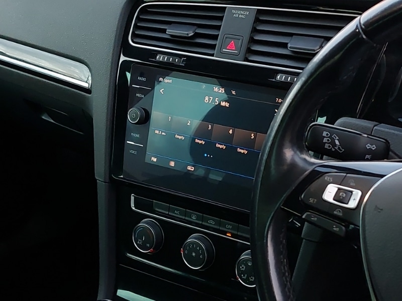 Used Volkswagen Golf 2018 for sale - 77439589: Photo 11