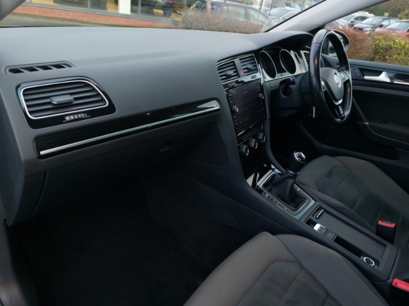 Used Volkswagen Golf 2018 for sale - 77439589: Photo 5