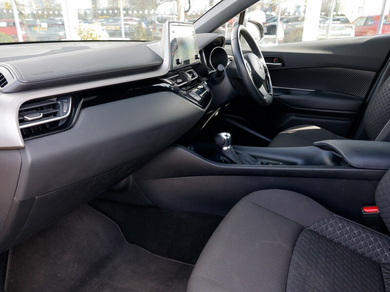 Used Toyota C-HR 2023 for sale - 78159325: Photo 5