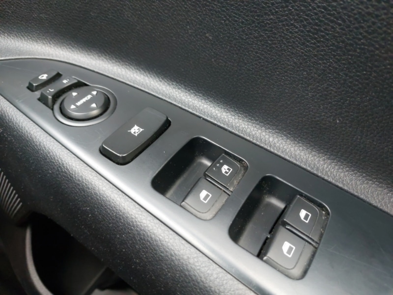 Used Kia Stonic 2019 for sale - 76763657: Photo 15